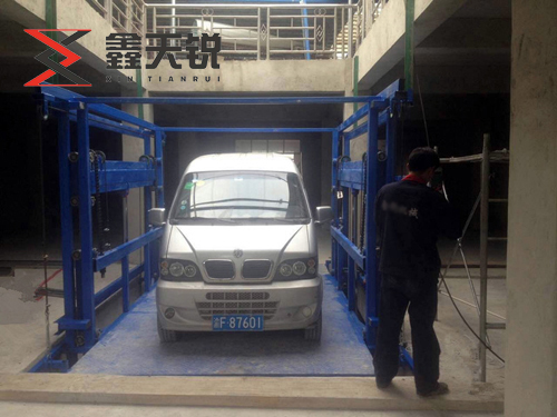 導軌式汽車（chē）升（shēng）降平台