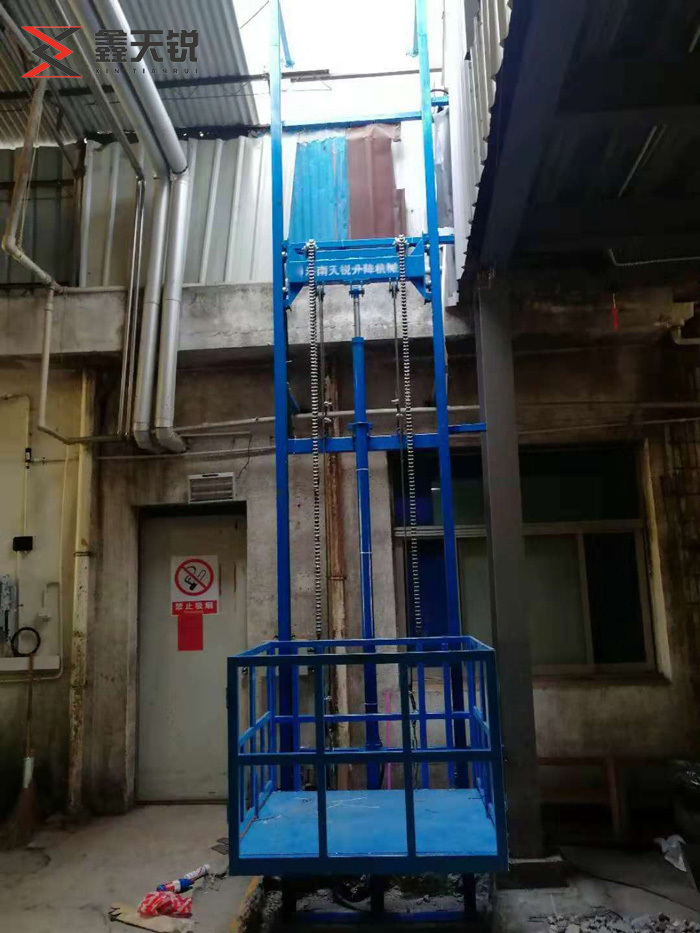 導軌式（shì）升降貨梯